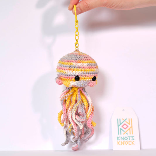 Mini Crochet Jellyfish Keychain - Cute Ocean Animal Keyring Charm